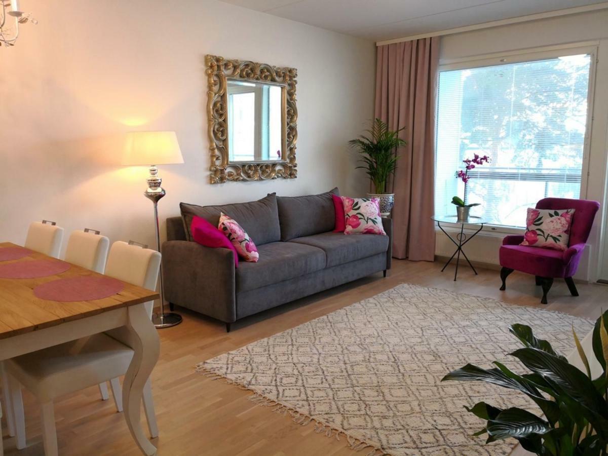 Charming Pine View Apartment Vantaa Dış mekan fotoğraf