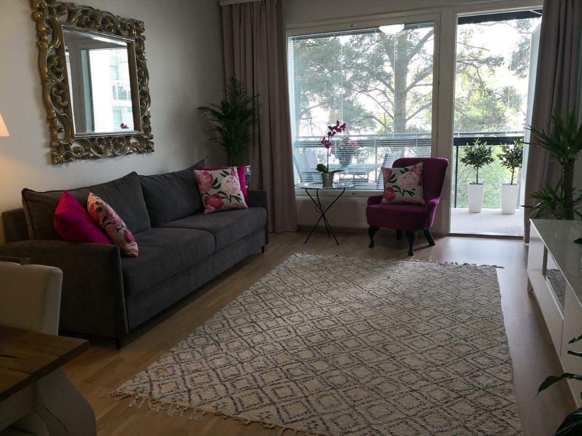 Charming Pine View Apartment Vantaa Dış mekan fotoğraf